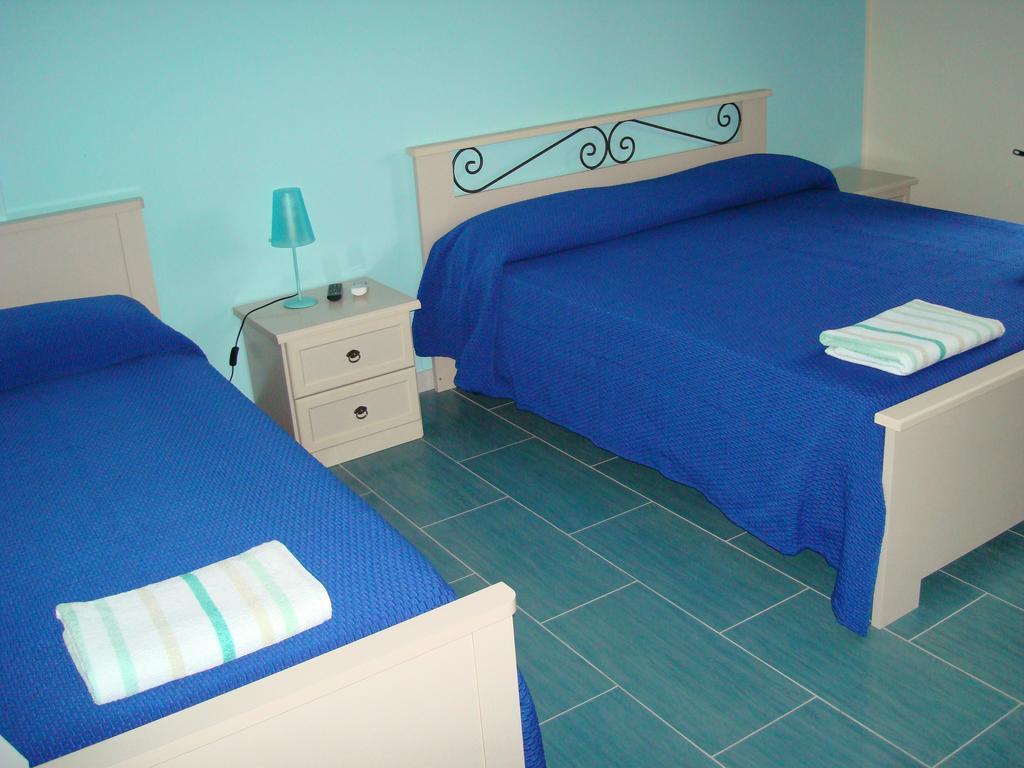Guest House Mare E Luna Fiumefreddo Bruzio Phòng bức ảnh