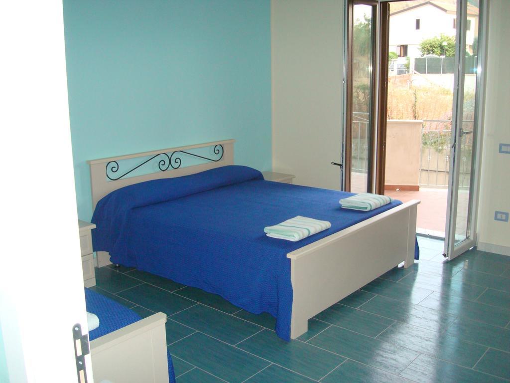 Guest House Mare E Luna Fiumefreddo Bruzio Phòng bức ảnh