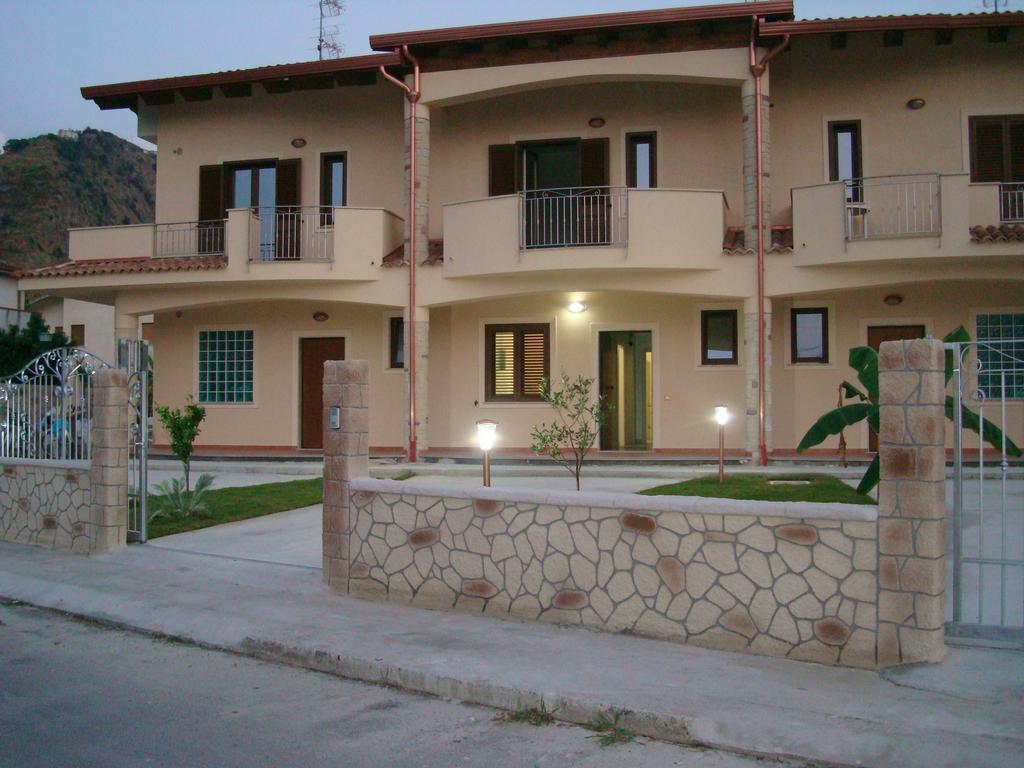 Guest House Mare E Luna Fiumefreddo Bruzio Ngoại thất bức ảnh