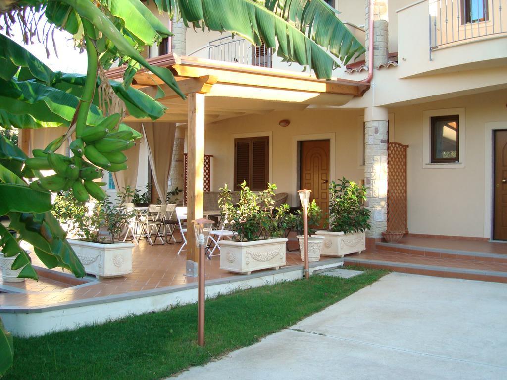 Guest House Mare E Luna Fiumefreddo Bruzio Ngoại thất bức ảnh