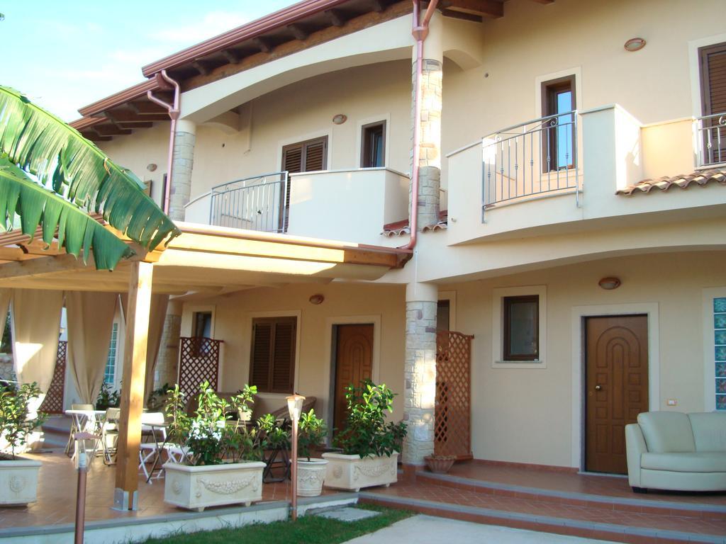 Guest House Mare E Luna Fiumefreddo Bruzio Ngoại thất bức ảnh